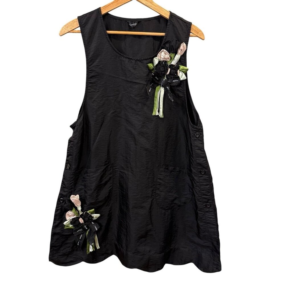 Miooggi Black Sleeveless Dress Size Medium (approx) Floral Ribbon Appliqué
